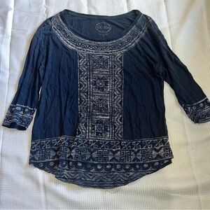 EUC Lucky Brand 3/4 Sleeve Tee w/ Pattern E